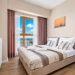 Platan Tower Baltic & Апартаменты *