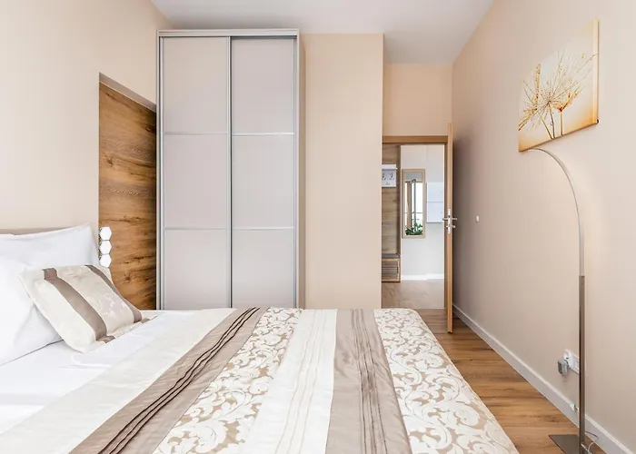 Platan Tower Baltic & 아파트 *